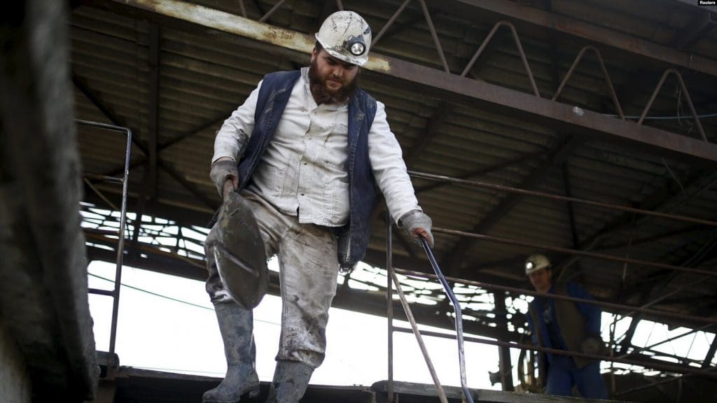 “Porezna uprava mora primjenjivati prema svima zakon, pa i prema rudnicima”, kaže ministar Nermin Džindić (na fotografiji: bh. rudari, fotoarhiv)