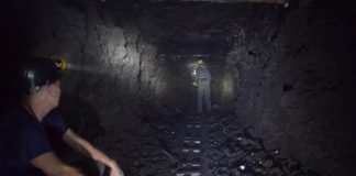 Blokirani računi, nagomilani dugovi, nelikvidnost rudnika i nekonkurentnost uglja – trenutna je situacija u rudnicima u Bosni i Hercegovini (na fotografiji rudari u jednom od rudnika u BiH)