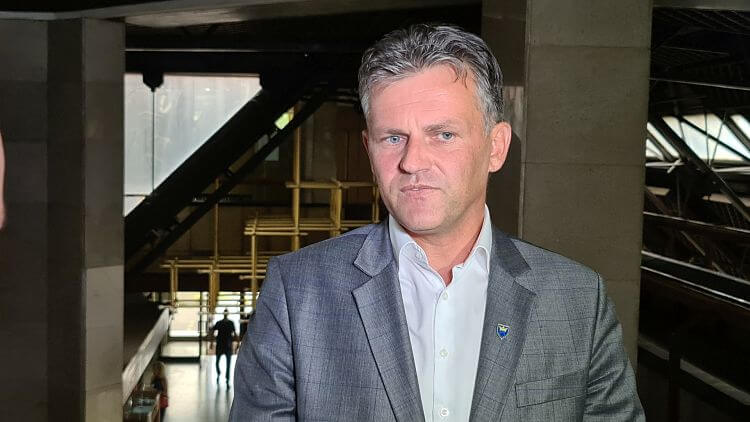 Mirnes Bašić, premijer ZDK