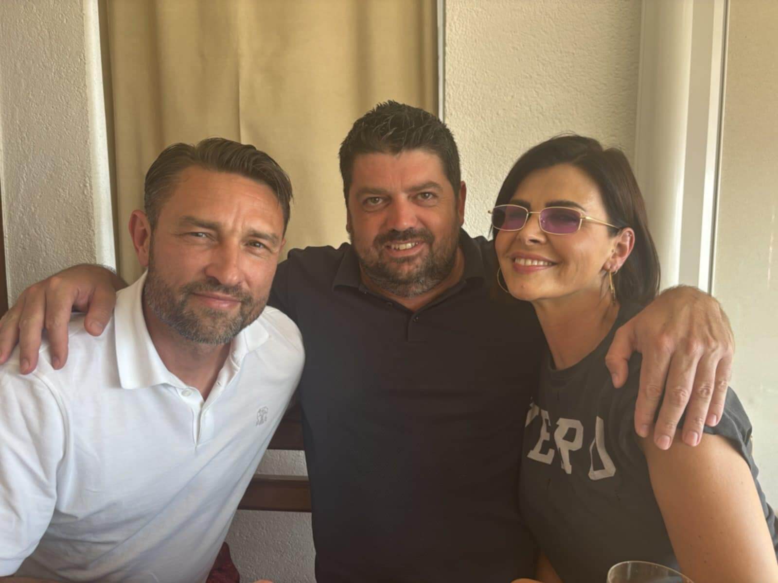 Anica i Robert Kovač podržali NK Vareš kupovinom čak 80 m² umjetne trave